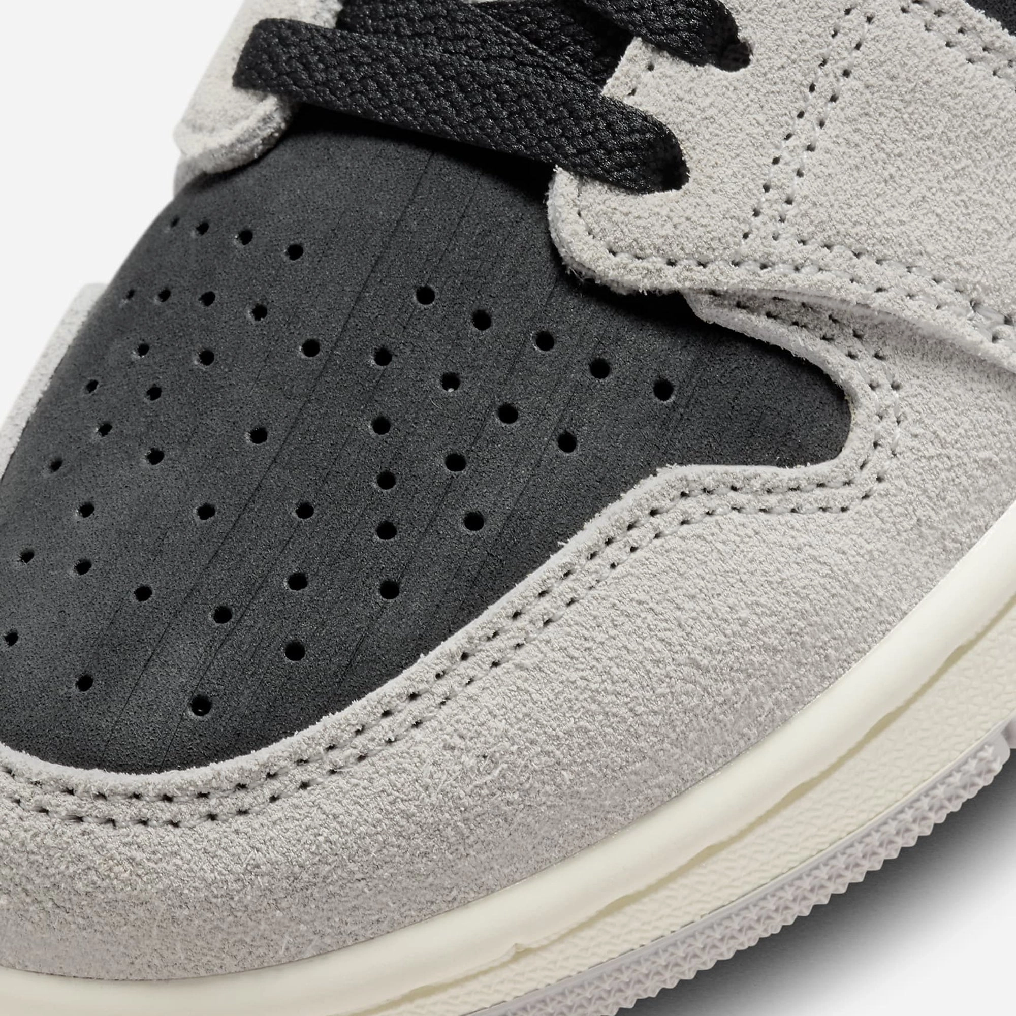 Jordan | AIR JORDAN 1 ZOOM CMFT 2  { LT IRON ORE/NEUTRAL GREY-BLACK