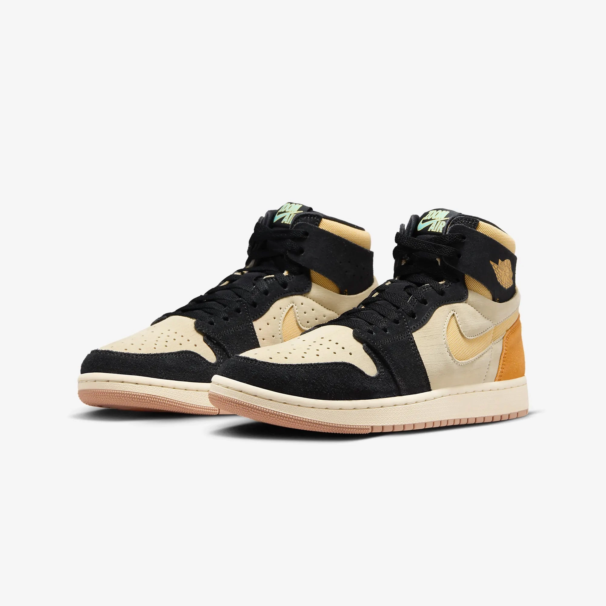 Jordan | AIR JORDAN 1 ZOOM CMFT 2  { MUSLIN/CELESTIAL GOLD-BLACK-VIVID ORANGE