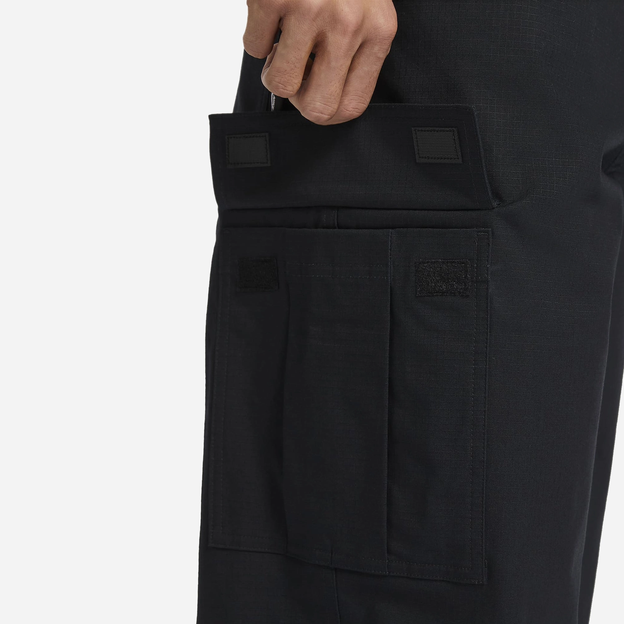 NIKE | CLUB CARGO PANTS { BLACK/BLACK