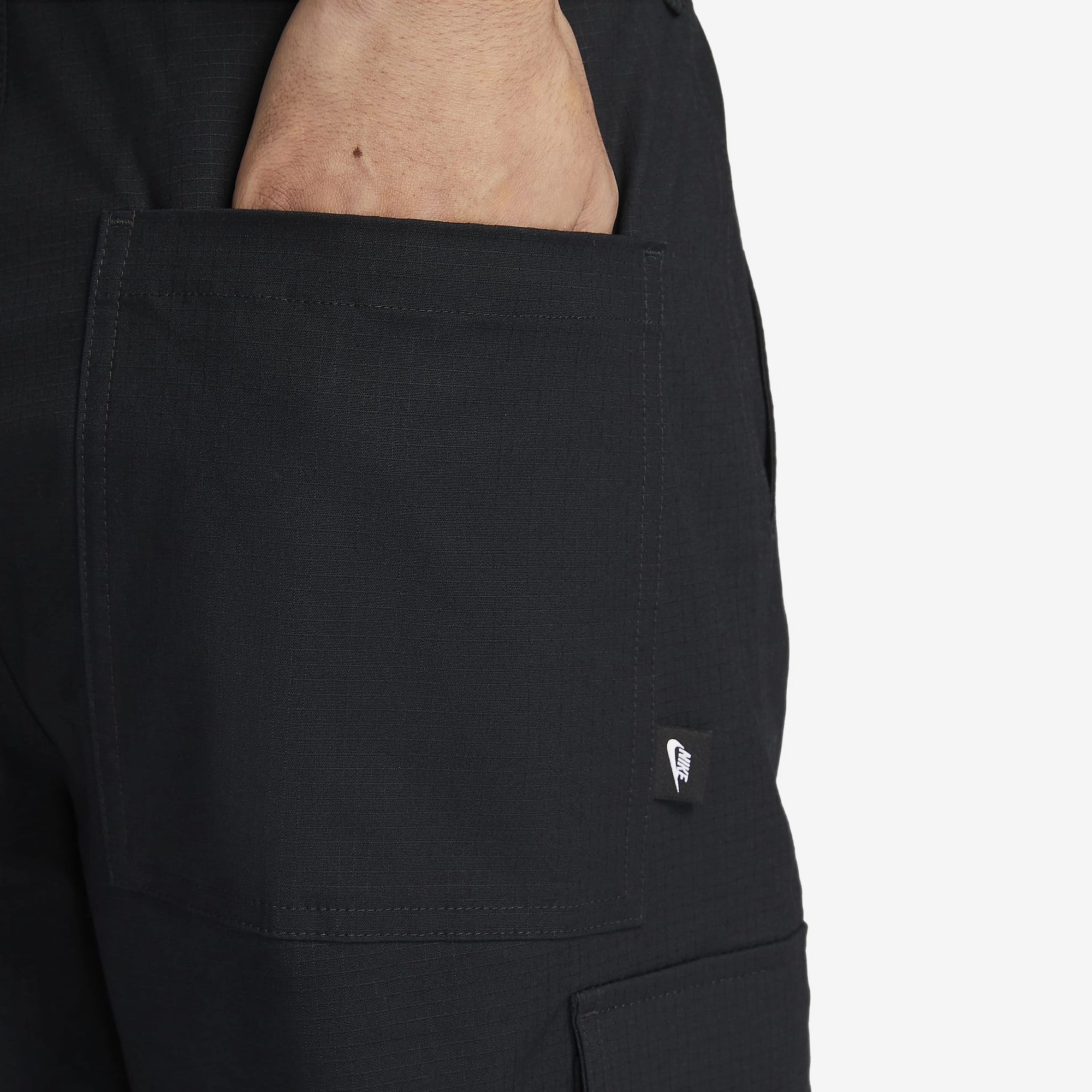 NIKE | CLUB CARGO PANTS { BLACK/BLACK