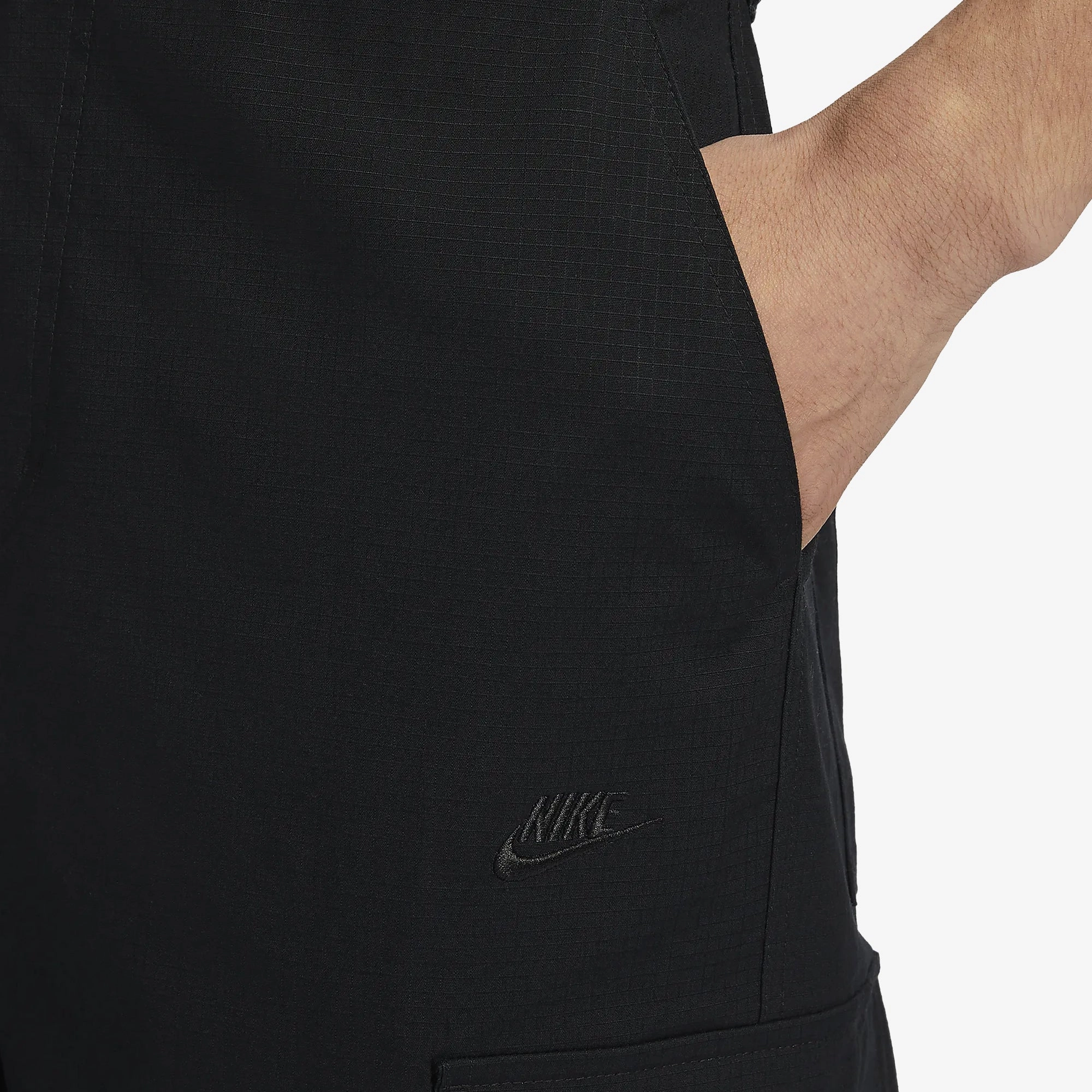 NIKE | CLUB CARGO PANTS { BLACK/BLACK