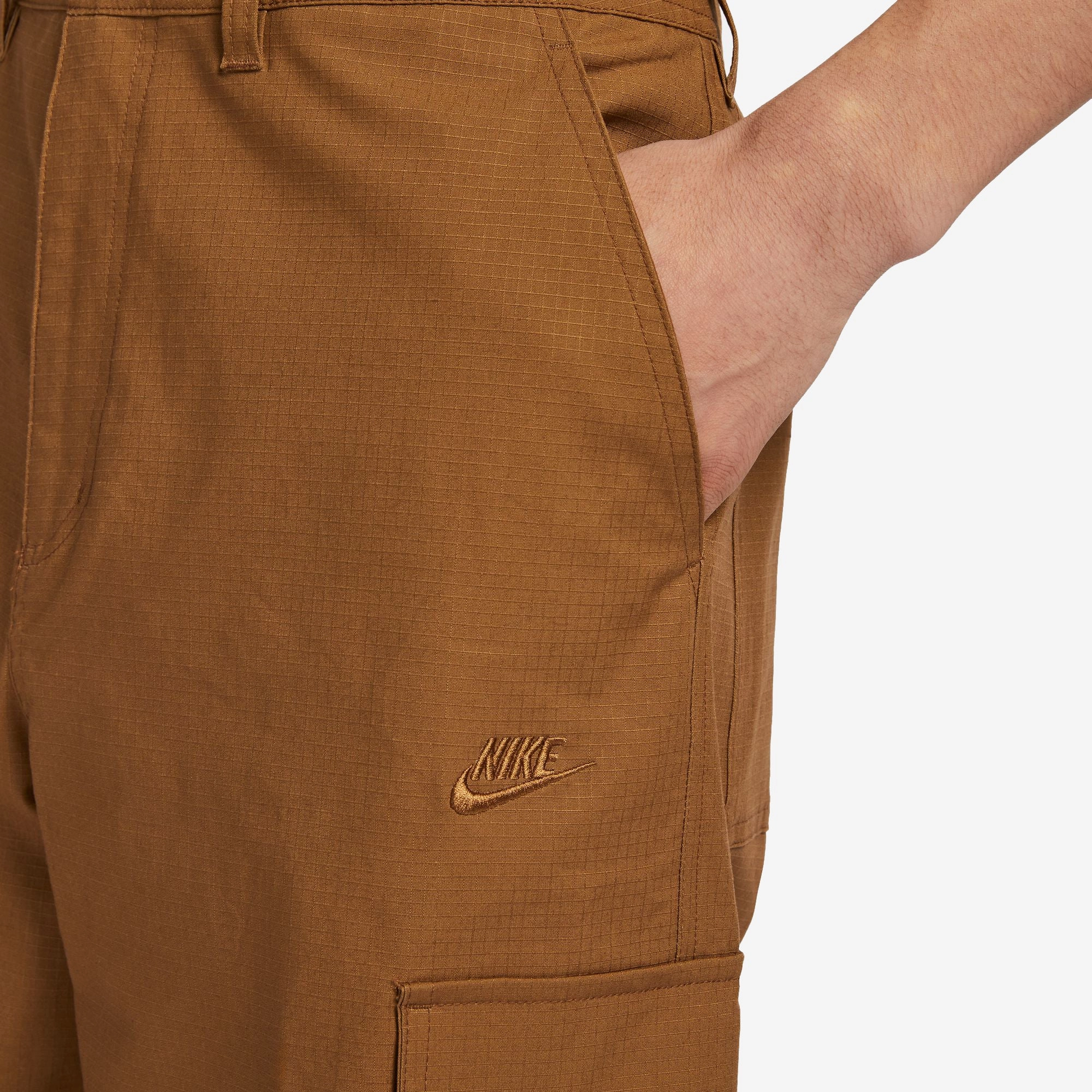 NIKE | CLUB CARGO PANTS { LT BRITISH TAN/LT BRITISH TAN