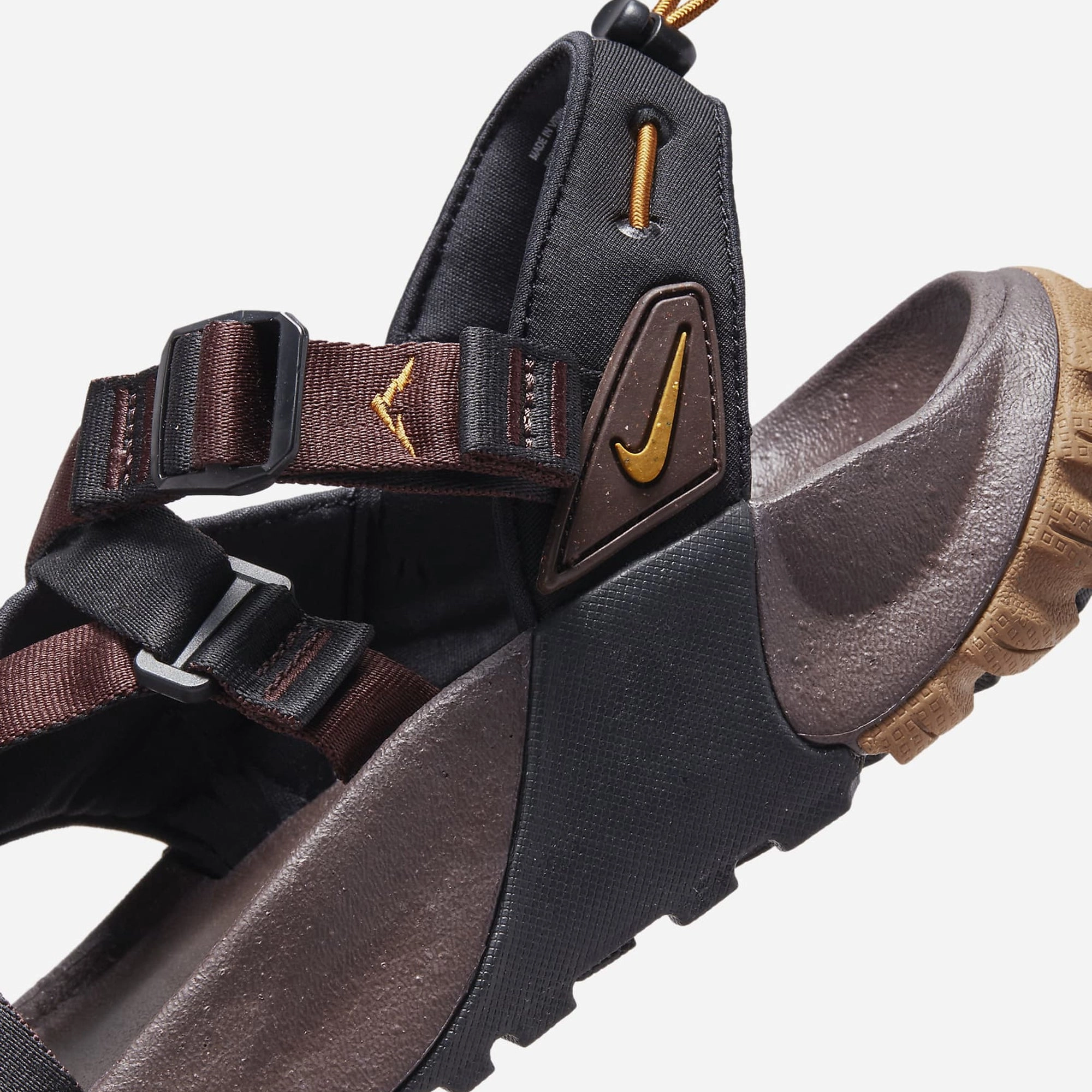 Nike | ONEONTA NEXT NATURE  { BLACK/BROWN