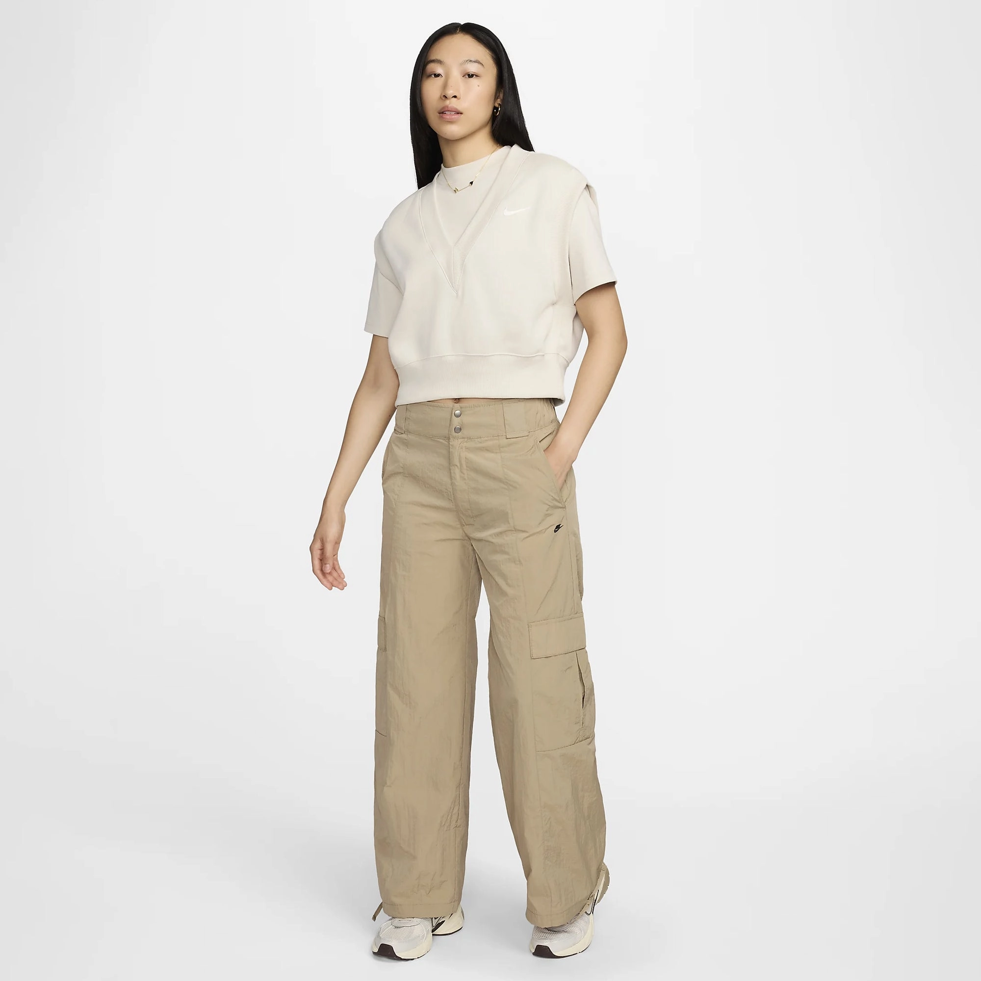 NIKE | SPORTSWEAR HIGH- WASTED WOVEN CARGO PANTS { KHAKI/BLACK