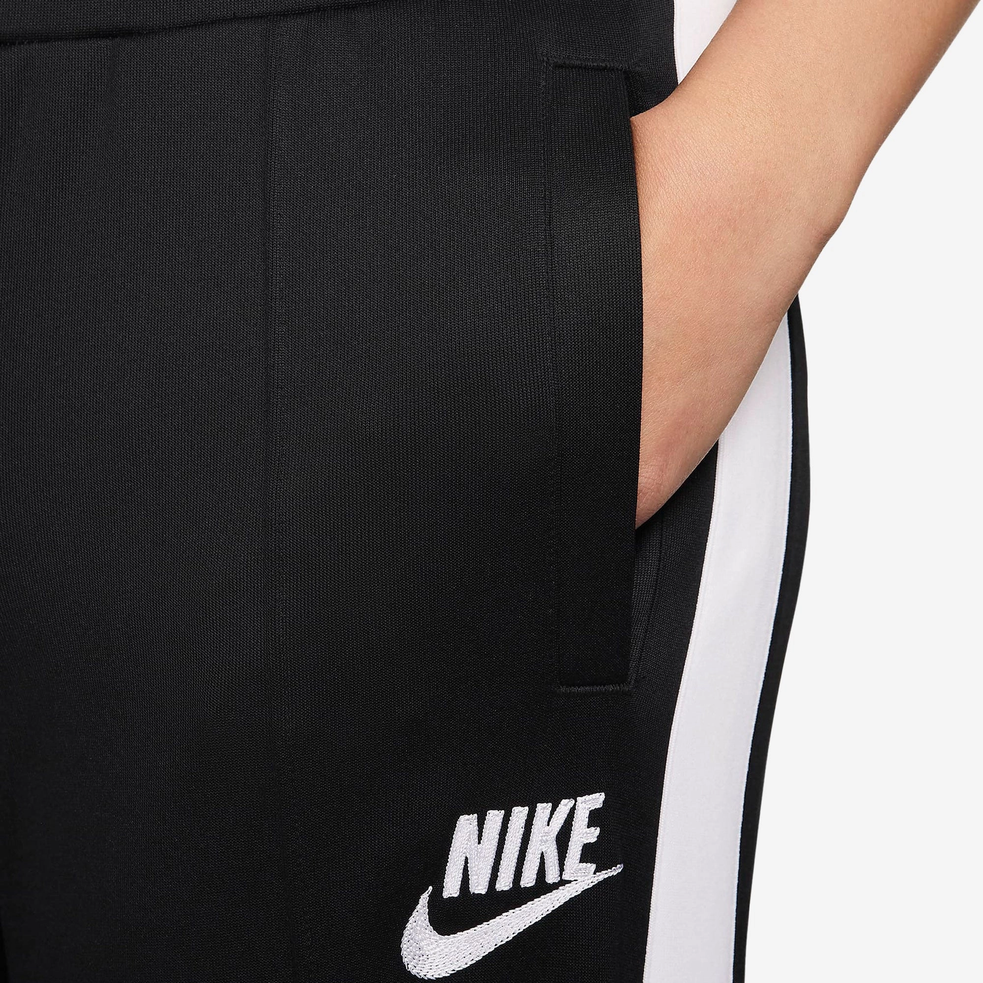 Nike | SPORTSWEAR KNIT PANTS  { BLACK/WHITE/WHITE