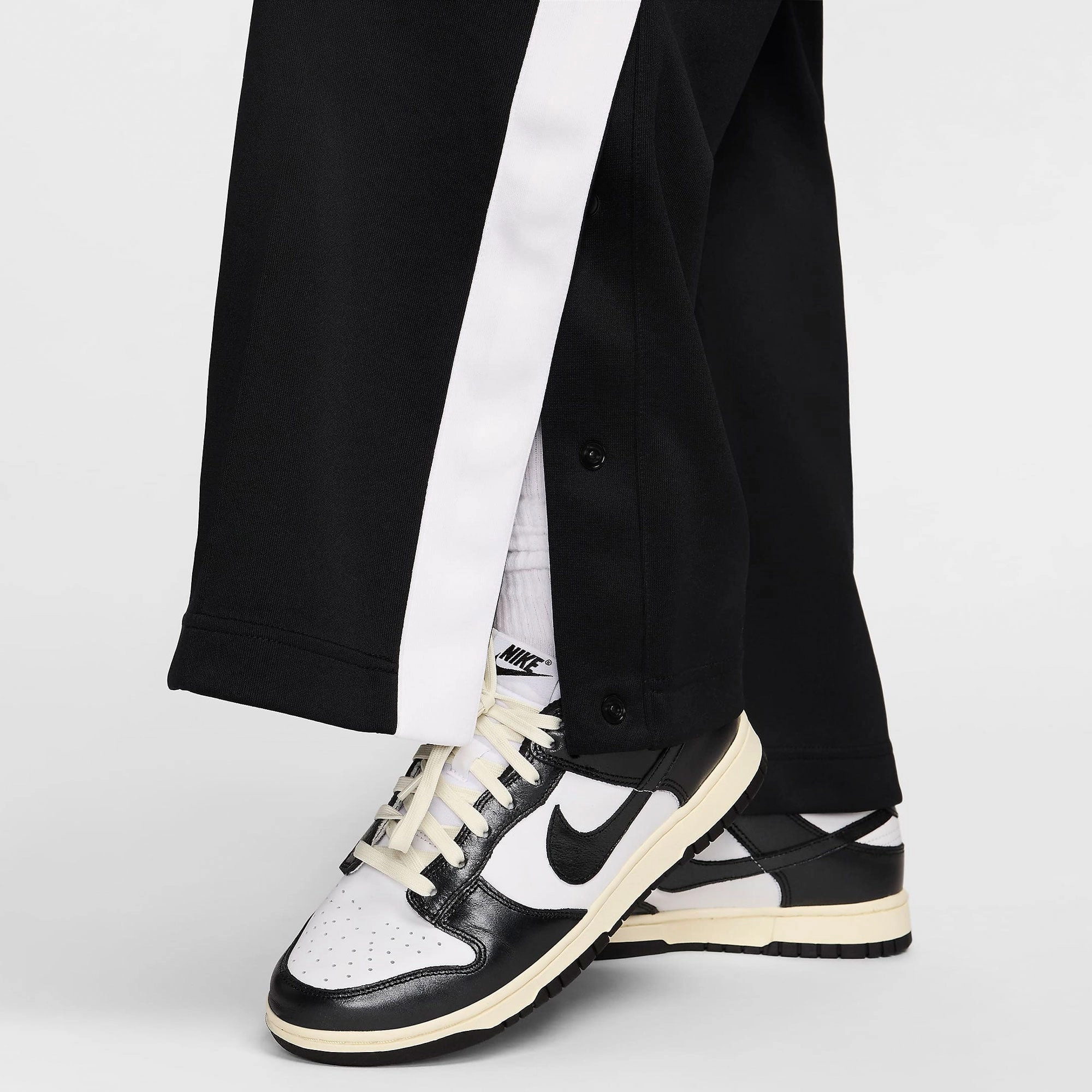 Nike | SPORTSWEAR KNIT PANTS  { BLACK/WHITE/WHITE