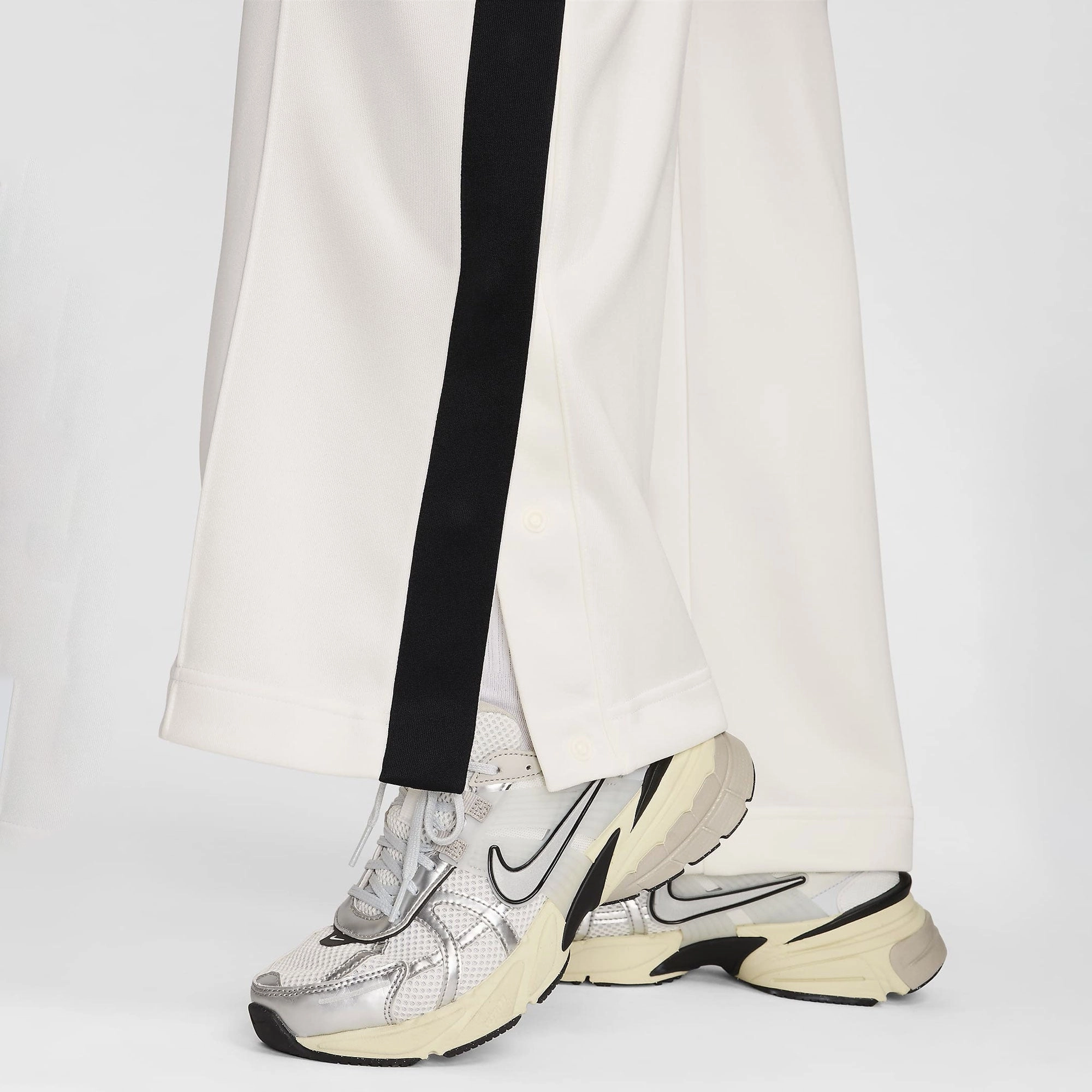 Nike | SPORTSWEAR KNIT PANTS  { SAIL/BLACK/BLACK