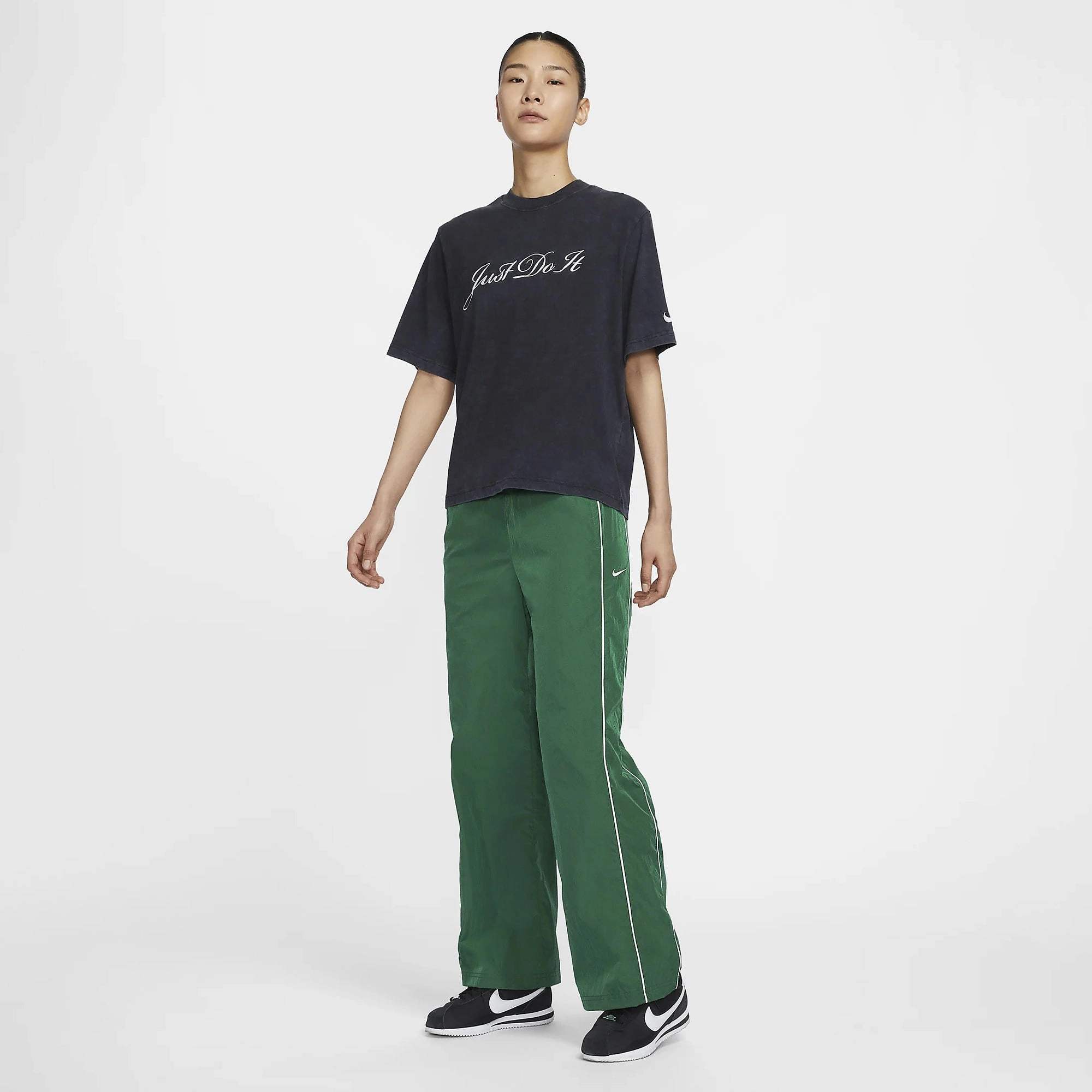 NIKE | WINDRUNNER WOVEN OPEN-HEM PANTS { GORGE GREEN/SAIL