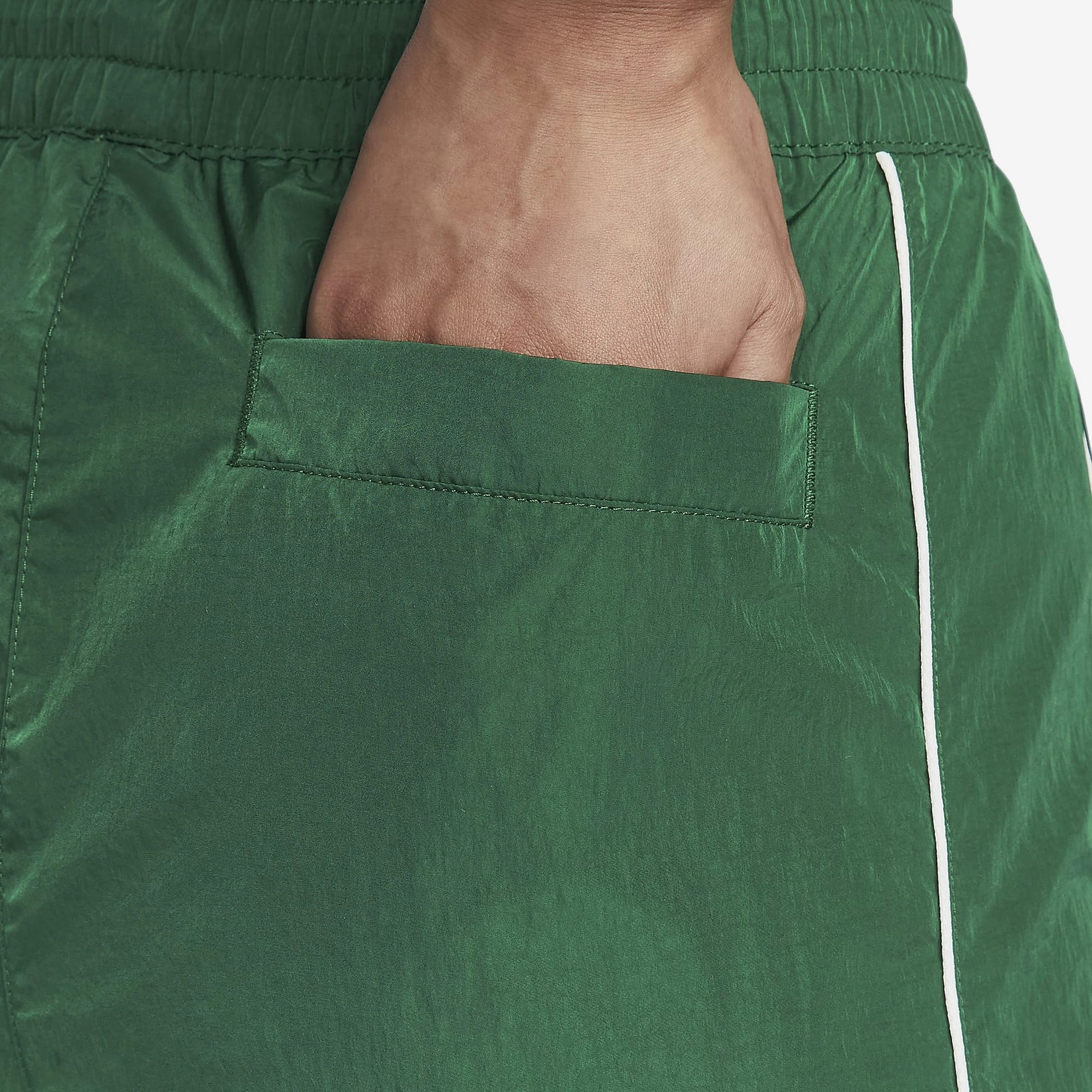 NIKE | WINDRUNNER WOVEN OPEN-HEM PANTS { GORGE GREEN/SAIL