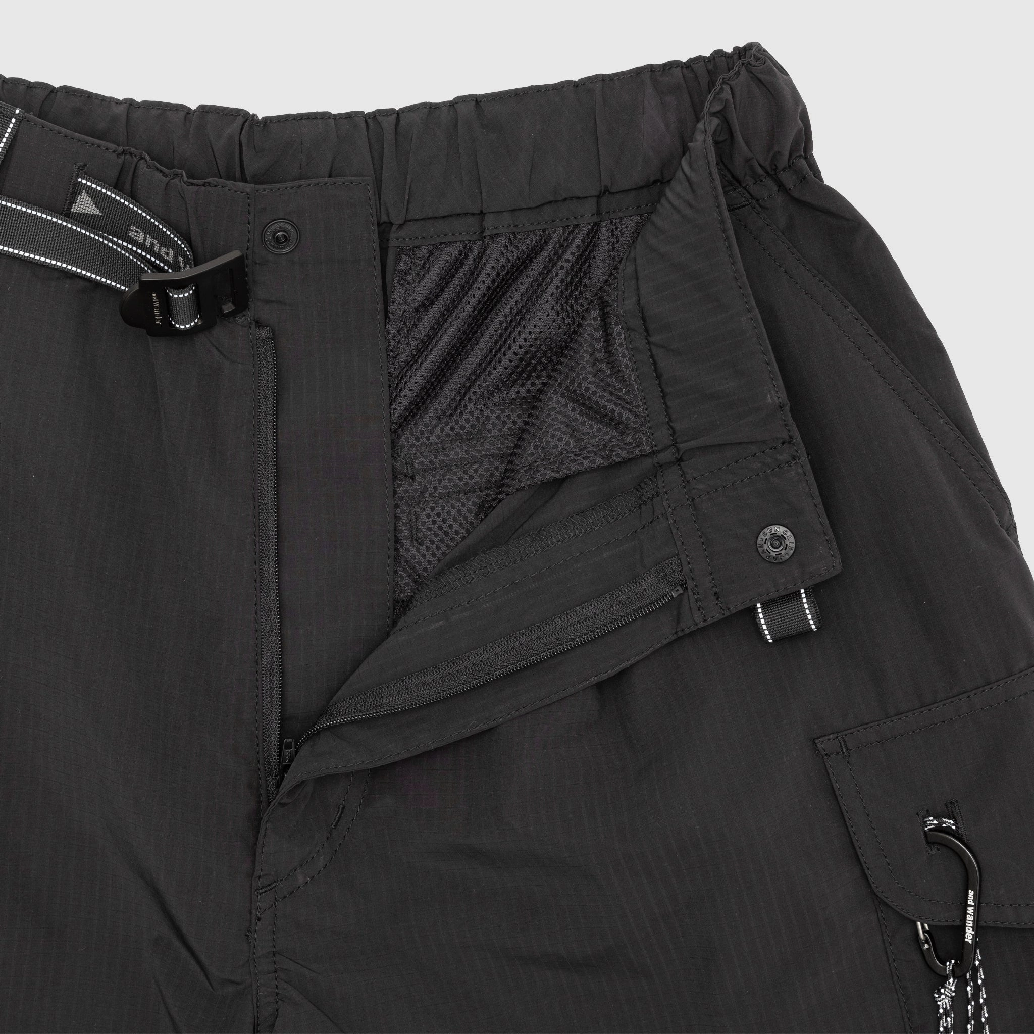 OVERSIZED CARGO SHORT PANTS