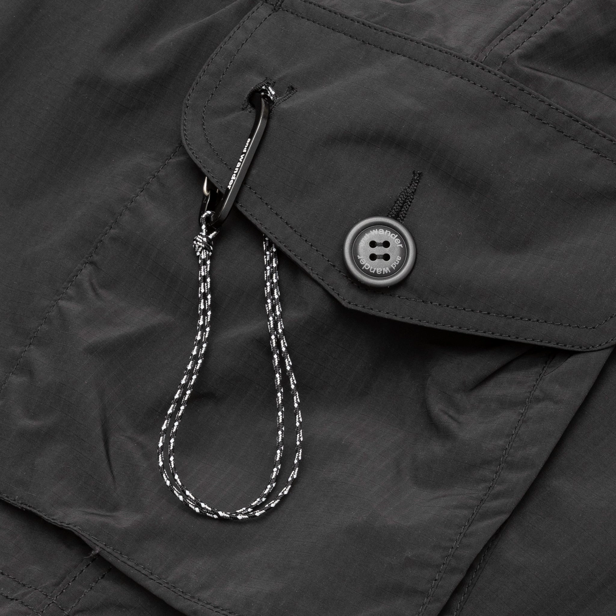 OVERSIZED CARGO SHORT PANTS