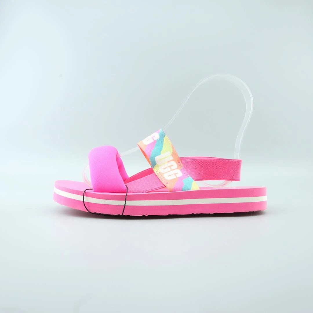 UGG  .