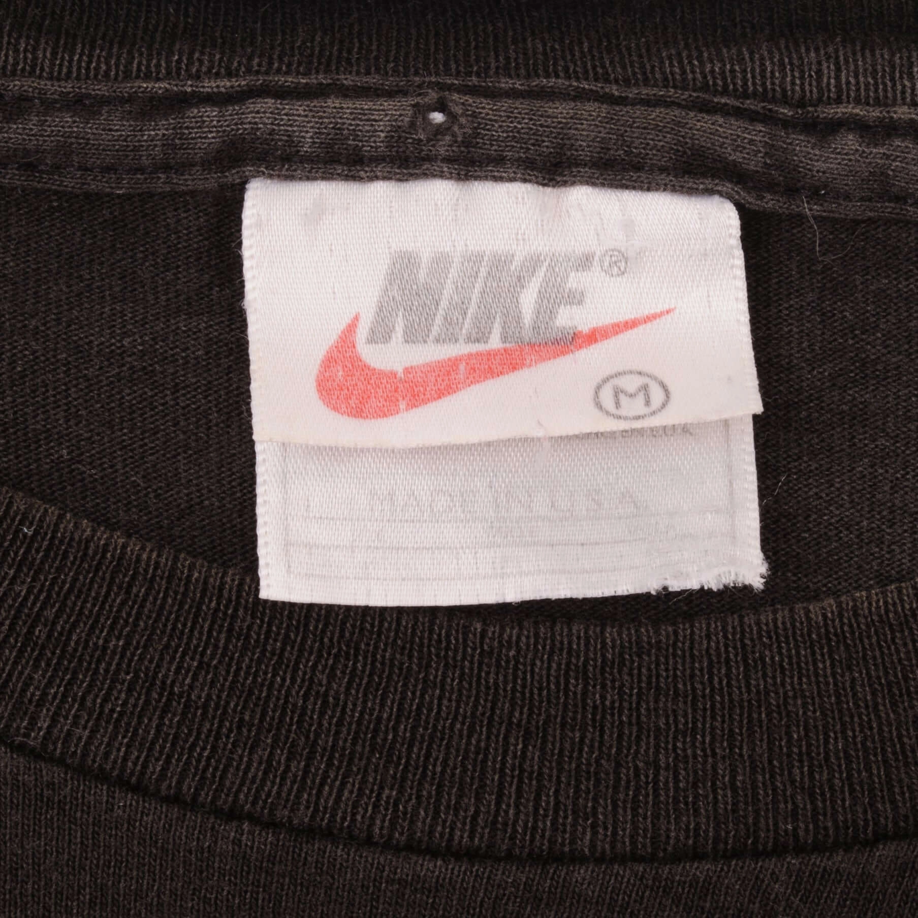 VINTAGE NIKE SWOOSH BLACK TEE SHIRT LATE 1990S MEDIUM MADE IN USA