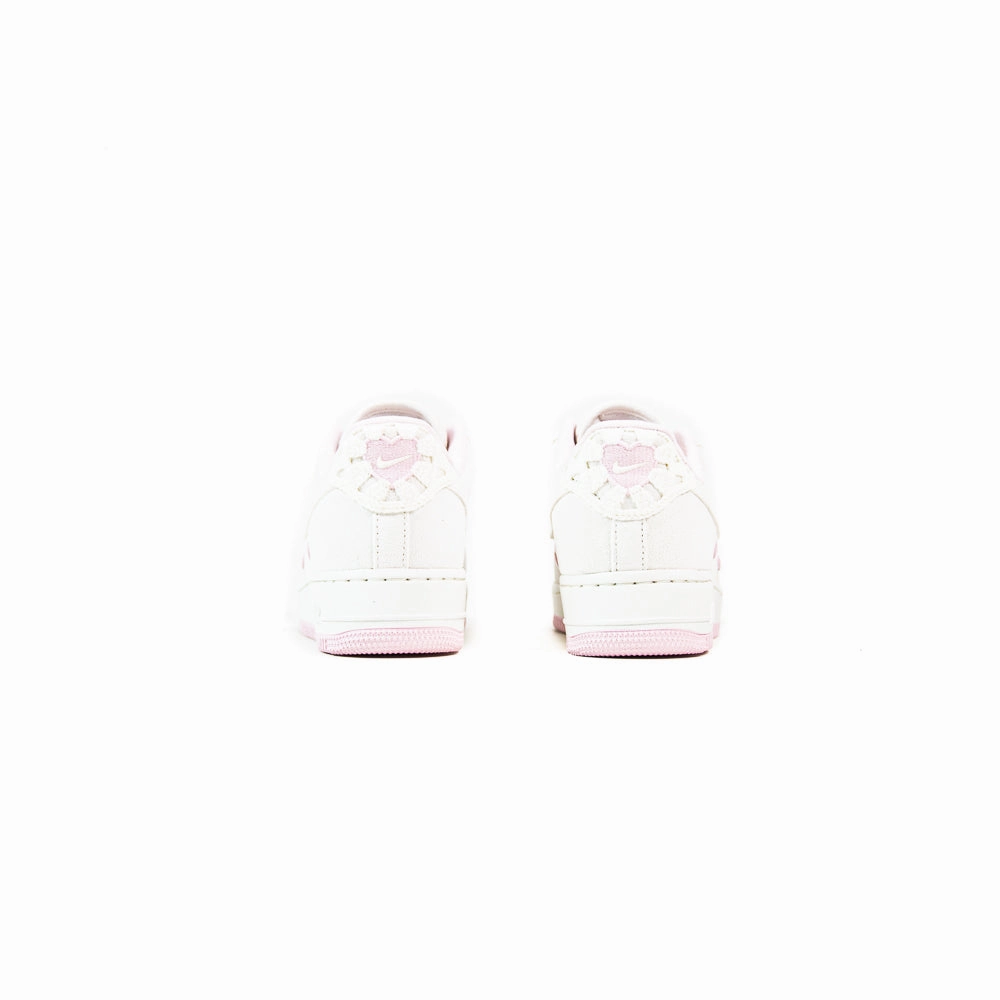 Wmns Nike Air Force 1 ’07 LX (Sail/Sail/Pink Foam)