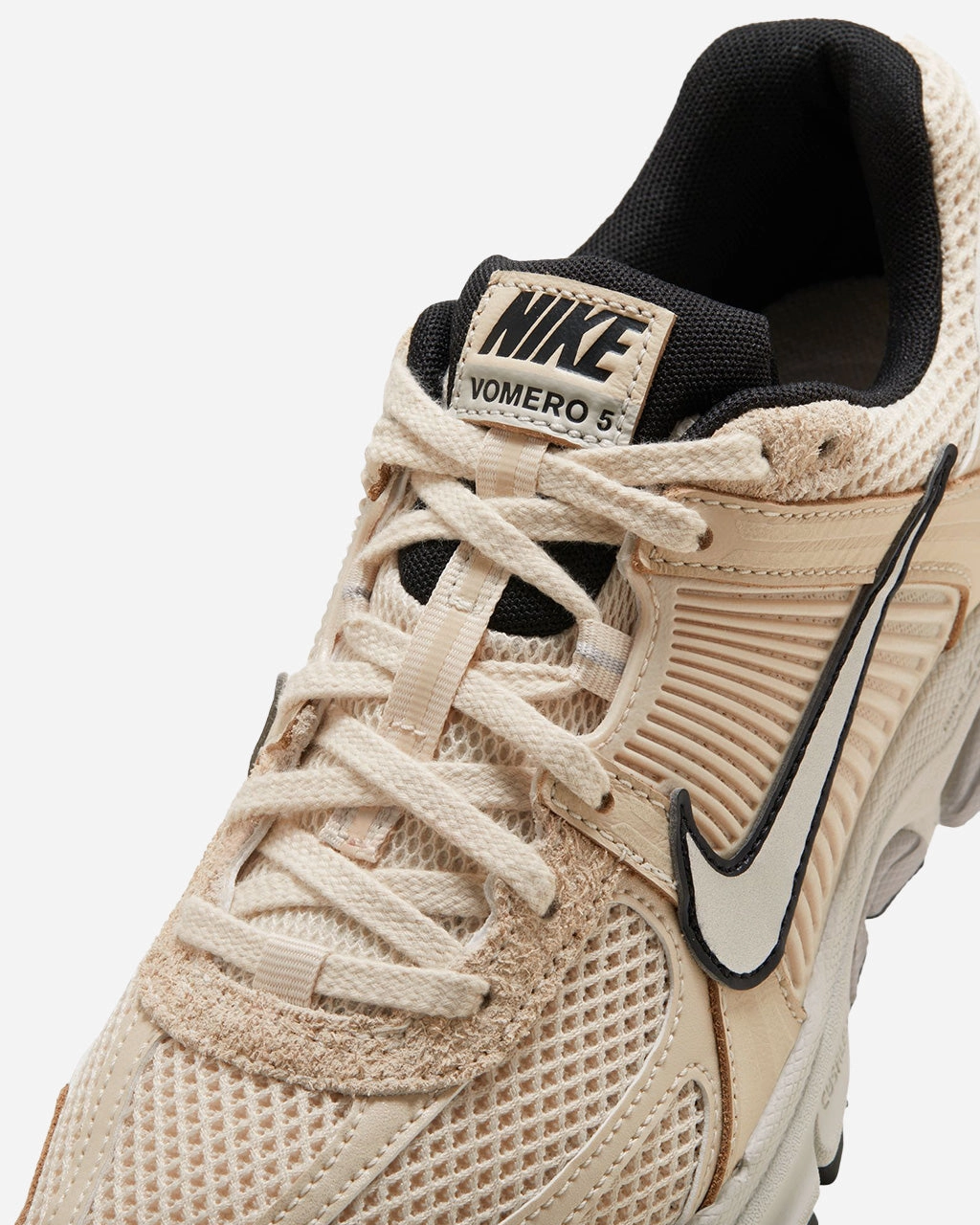 WMNS Zoom Vomero 5 'Pearl White/Chrome'