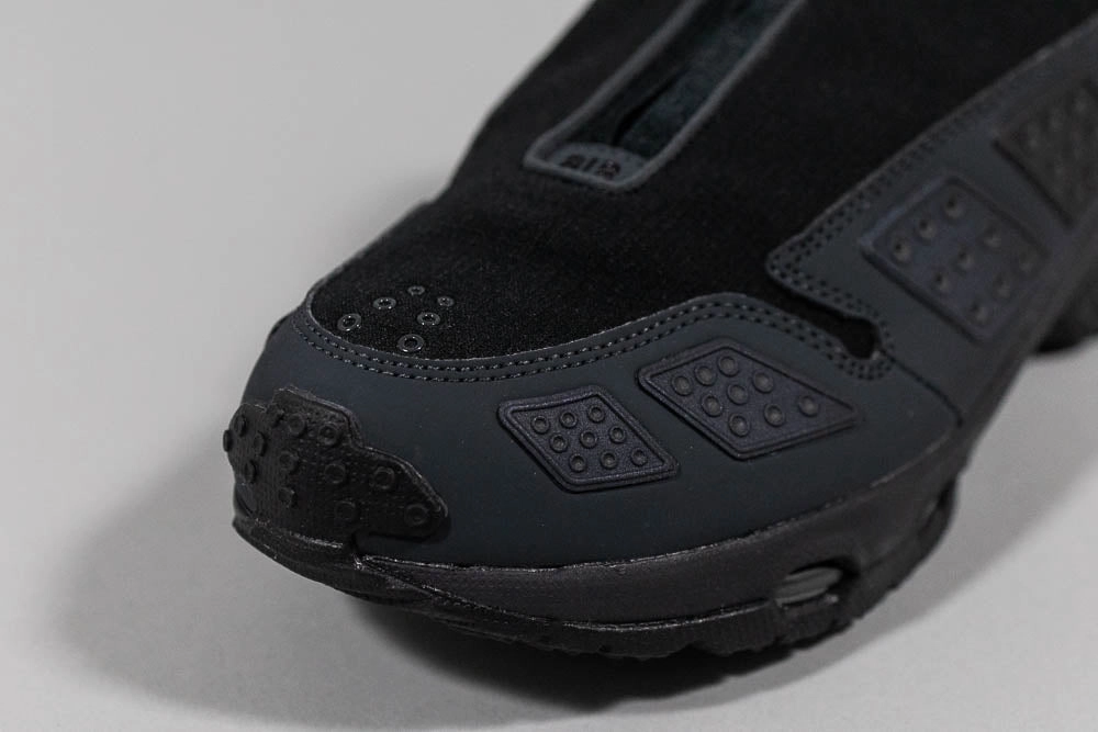 Women's Nike Air Max SNDR GORE-TEX 'Black and Dark Smoke Grey'