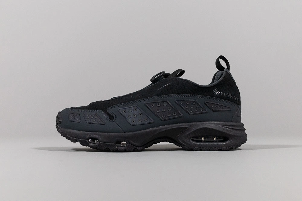 Women's Nike Air Max SNDR GORE-TEX 'Black and Dark Smoke Grey'