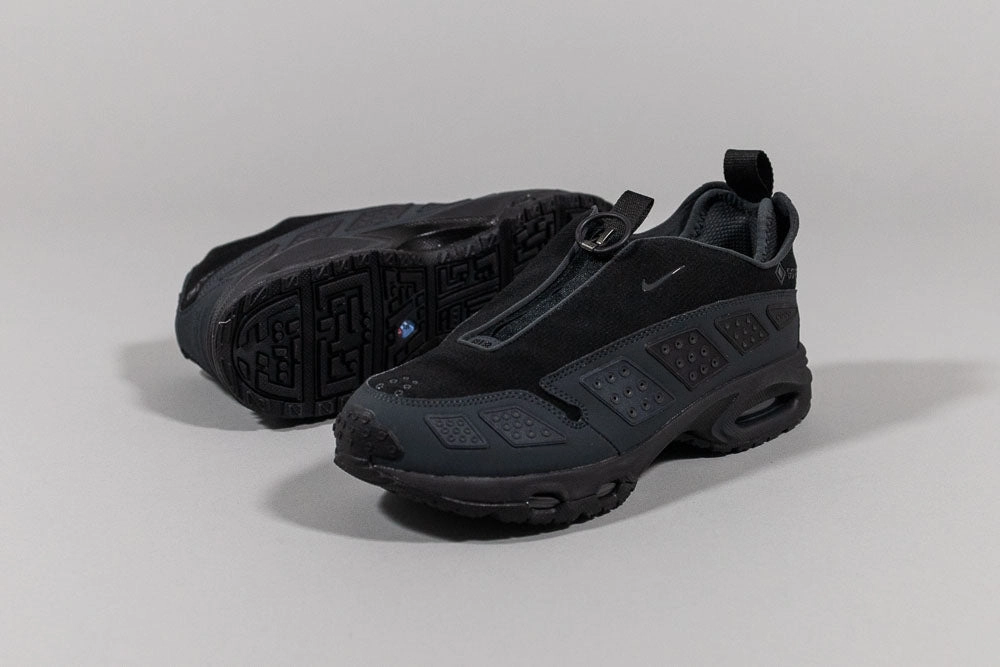 Women's Nike Air Max SNDR GORE-TEX 'Black and Dark Smoke Grey'