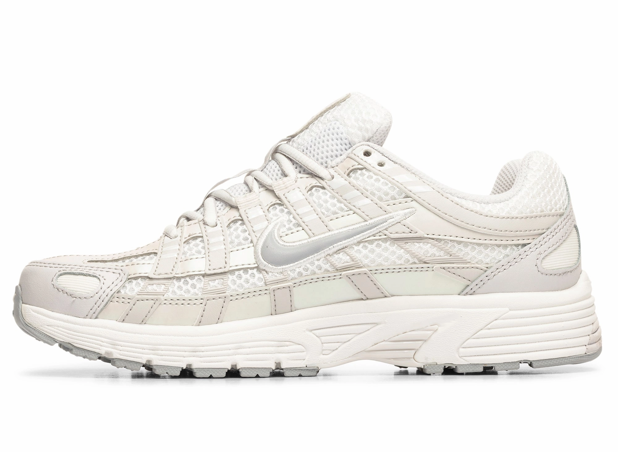 Women's Nike P-6000 SE xld